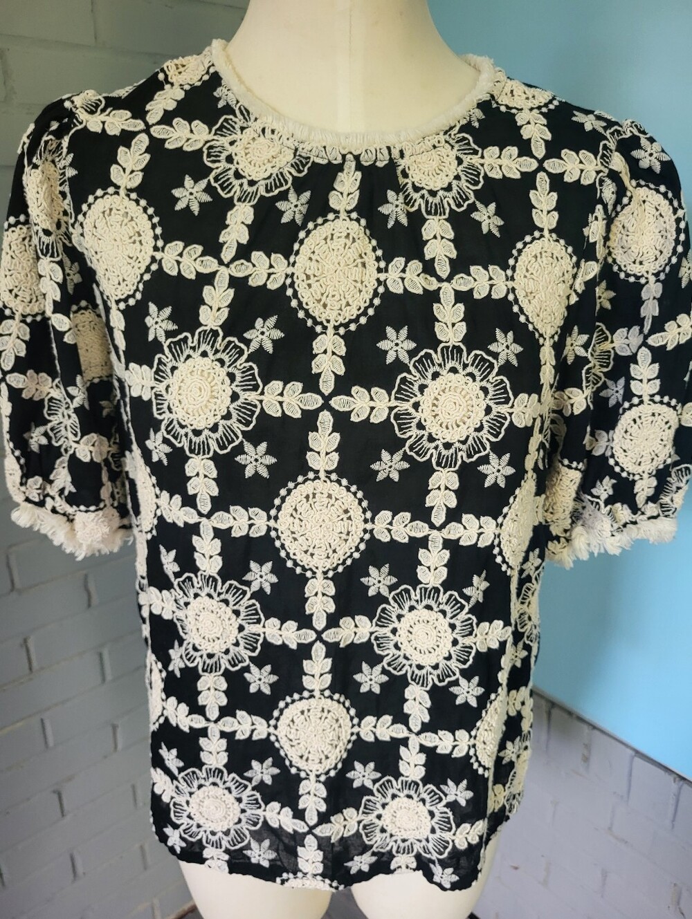 Boho Style Black And Creme Roo With Fring Sleeves .